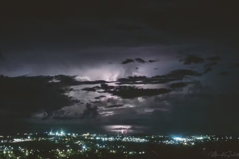 Frente fria coloca 156 cidades do Paraná sob alerta de tempestades; veja quais e a previsão do tempo